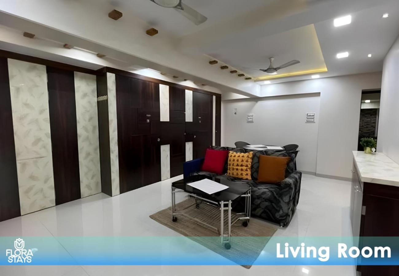 Apartament 3bhk Service In Parel Bombaj