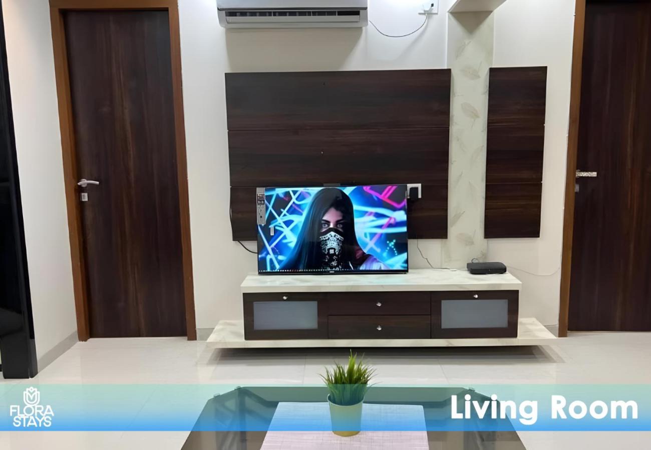 3bhk Service In Parel Bombaj